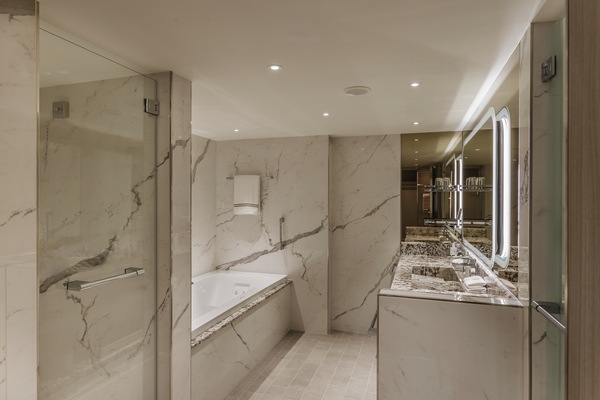 Silversea, Silver Ray, Otium Suite Bathroom ©Silversea Cruises Ltd.jpg